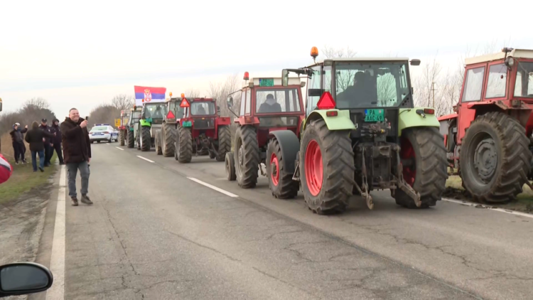 Poljoprivrednici krenuli put Beograda na skup „Stanimo pred našu djecu“