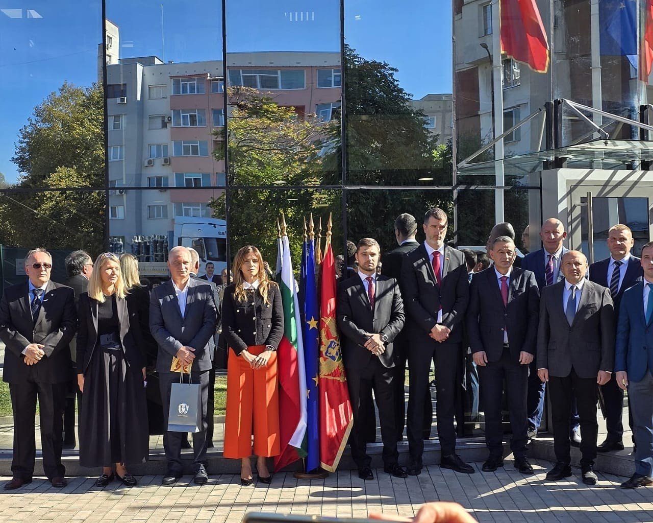 U Loveču otvoren konzulat Crne Gore na čelu s počasnim konzulom Petrom Samarovim