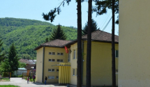 Osuđen na dvije godine zbog prebijanja supruge ispred bjelopoljske škole
