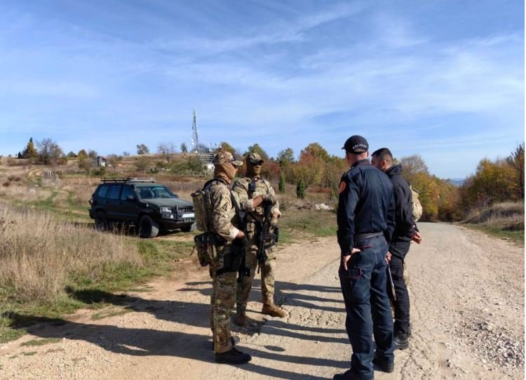 Specijalne jedinice Vojske CG na terenu, obišao ih general Lazarević