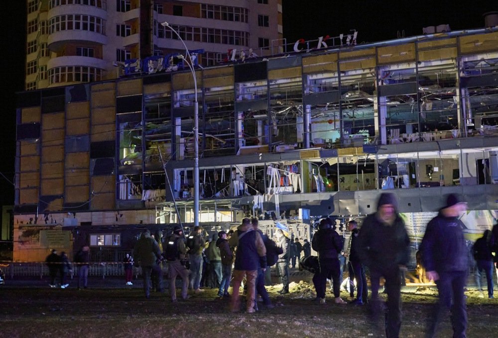 Kijev na udaru ruskih dronova: Oštećeno desetak zgrada, povrijeđene najmanje dvije osobe