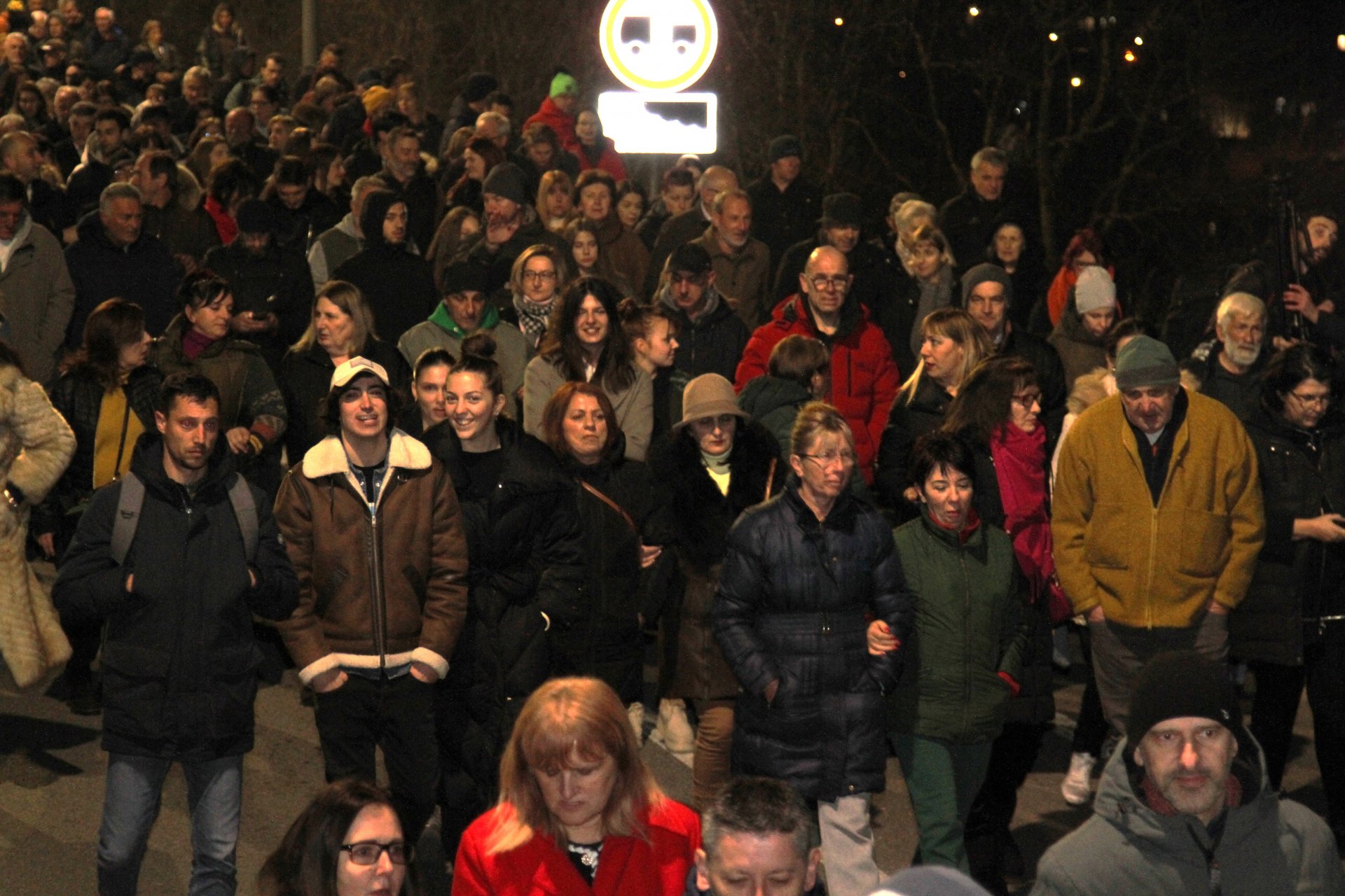 Cetinje: 23 minuta tišine, šetnja u znak protesta - foto priča