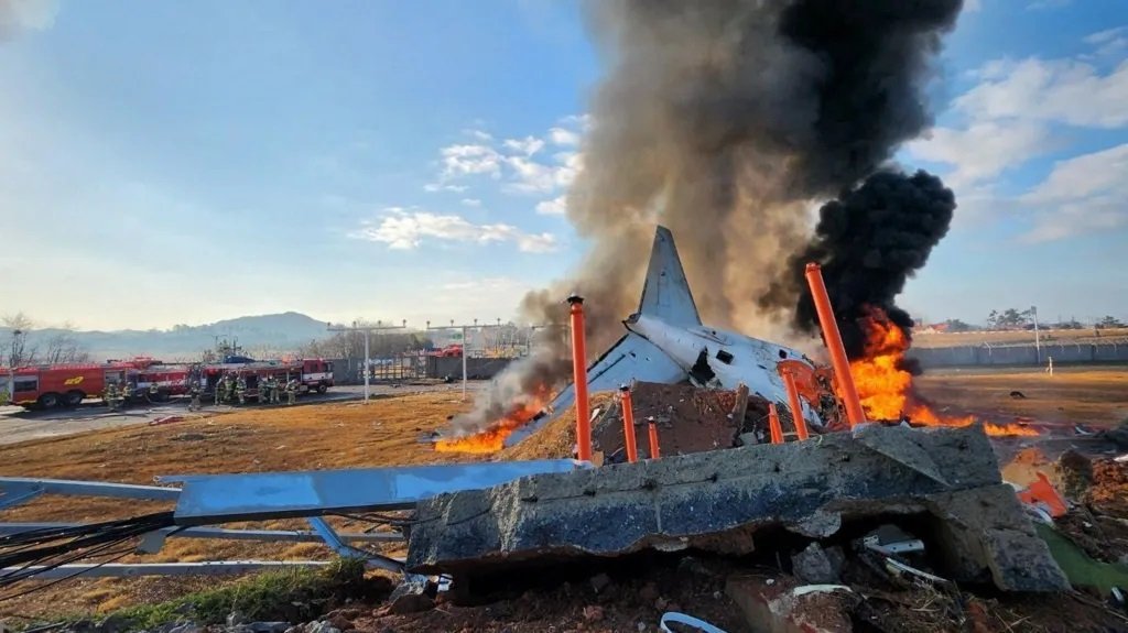 Južna Koreja: U avionskoj nesreći poginulo 179 osoba, preživjela dva putnika