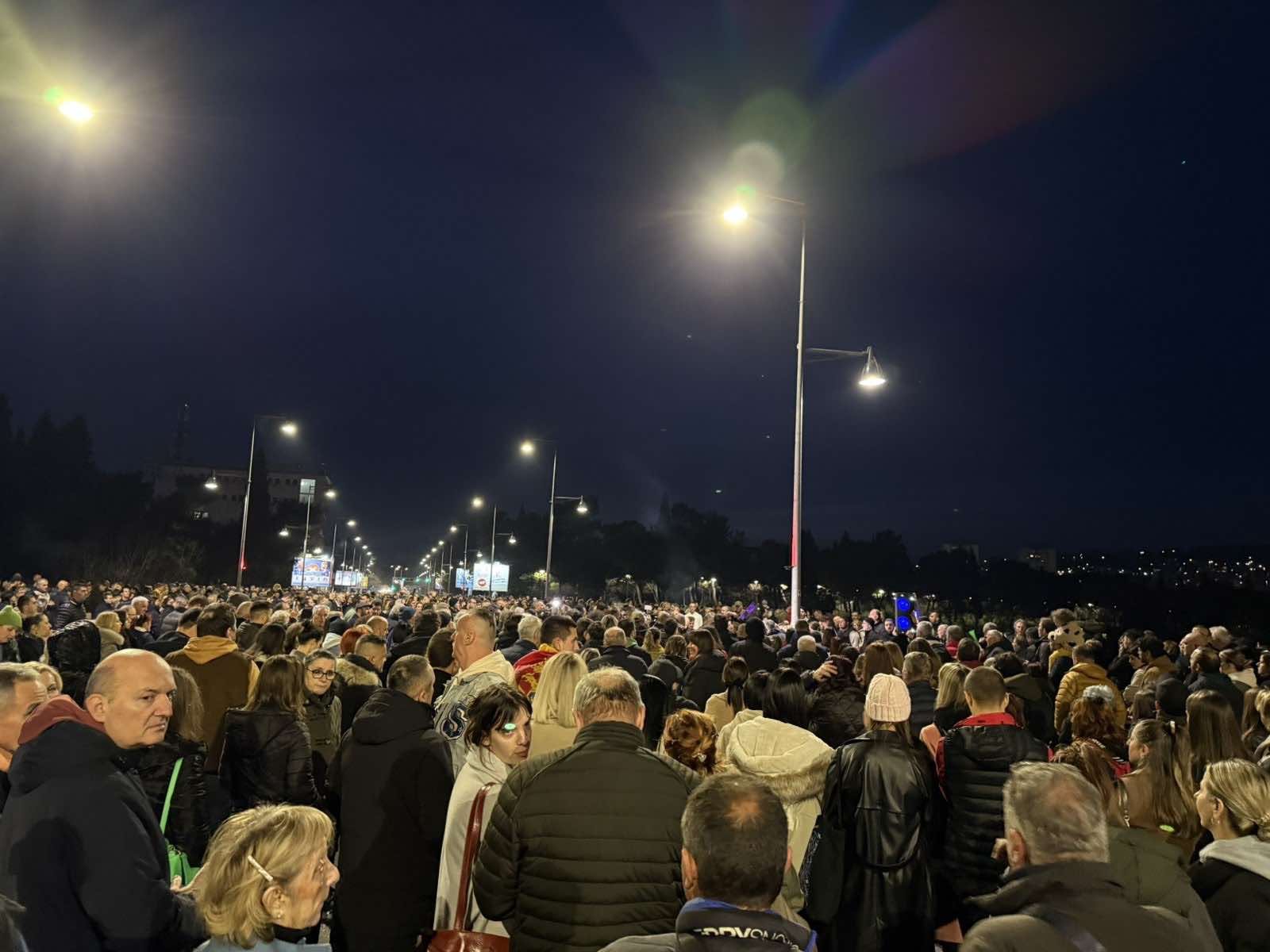 UP: Pozivamo učesnike da tokom eventualnih sličnih okupljanja postupaju u skladu sa zakonom