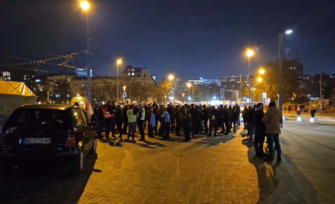 Završena Blokada Beograda na vodi: Sukobi demonstranata i protivnika protesta, intervenisala policija