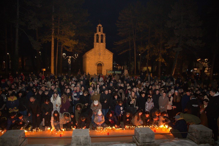 Śutra mirno i dostojanstveno, zbog žrtava