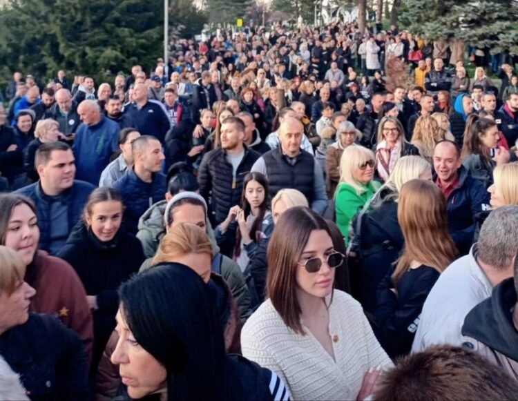 Zborovi građana u Lazarevcu i Kragujevcu