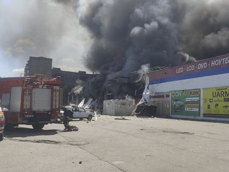 U Donjecku pogođen supermarket, najmanje četvoro poginulih