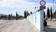 Čepurci: Podgoričanin parkirao vozilo na grobnici; Pogrebno traži zatvaranje ulice