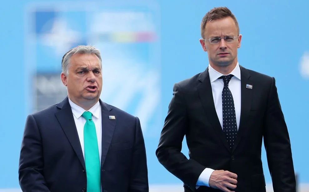 Mađarska ne može više da sjedi na dvije stolice, Orban pao sa obje